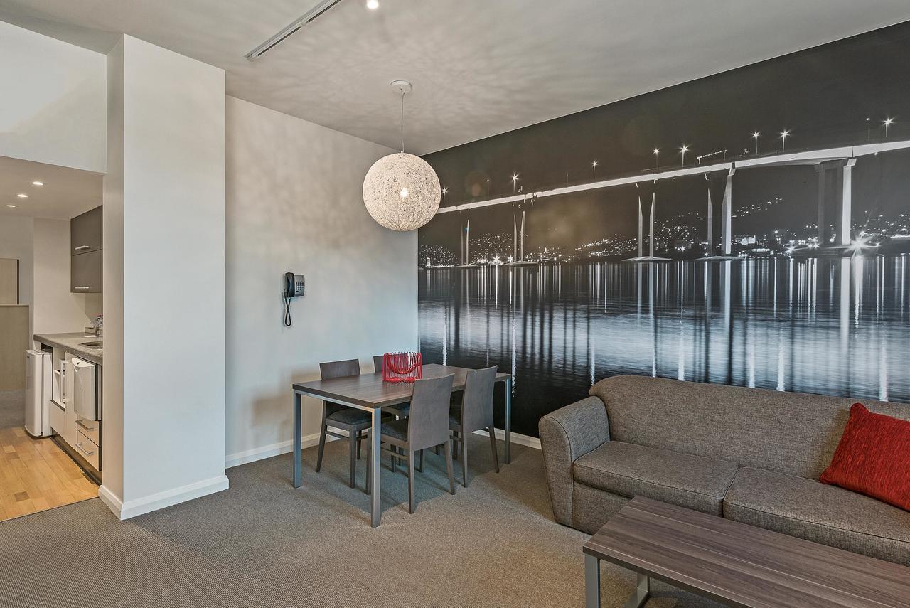 Mantra One Sandy Bay Road Hobart Bagian luar foto